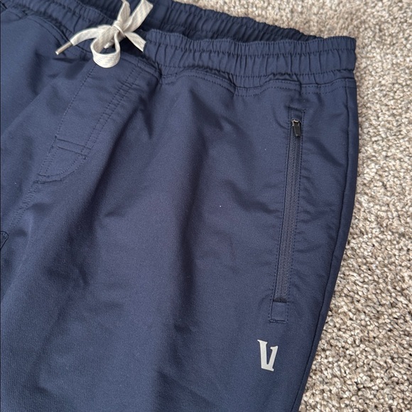 Vuori Transit Jogger in Ink - Picture 8 of 11